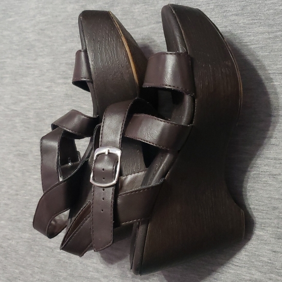 Y2K Early 2000's Callisto Strappy Chocolate Brown Faux Leather Wedge Heels - Picture 6 of 17